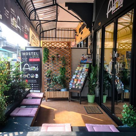 Artistel (Adults Only) Vandrarhem Chiang Mai Exteriör bild