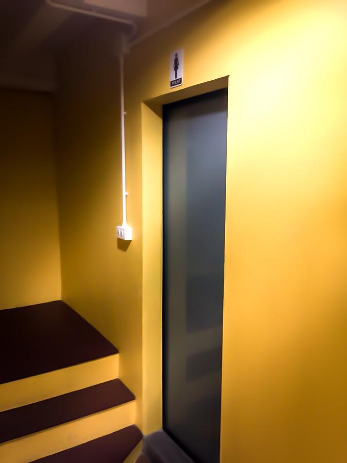 Artistel (Adults Only) Vandrarhem Chiang Mai Exteriör bild
