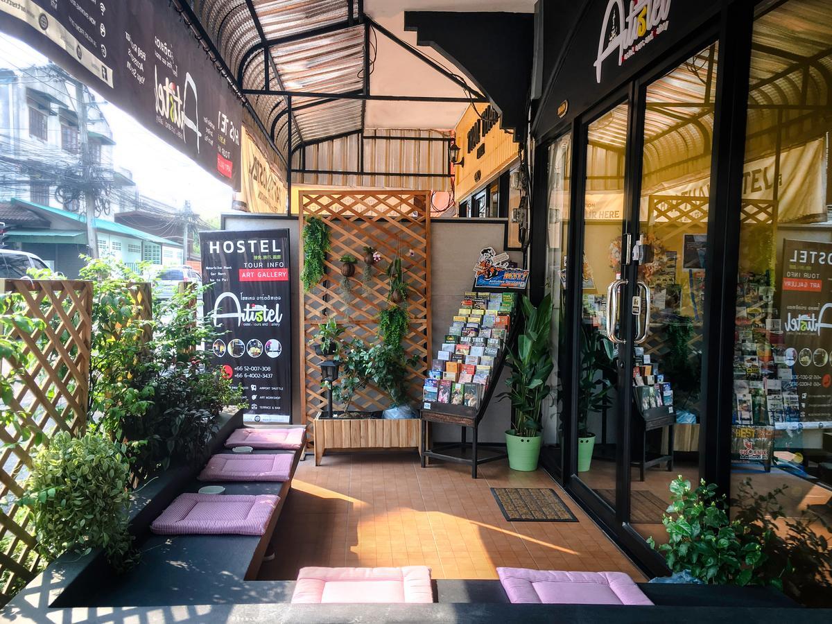 Artistel (Adults Only) Vandrarhem Chiang Mai Exteriör bild
