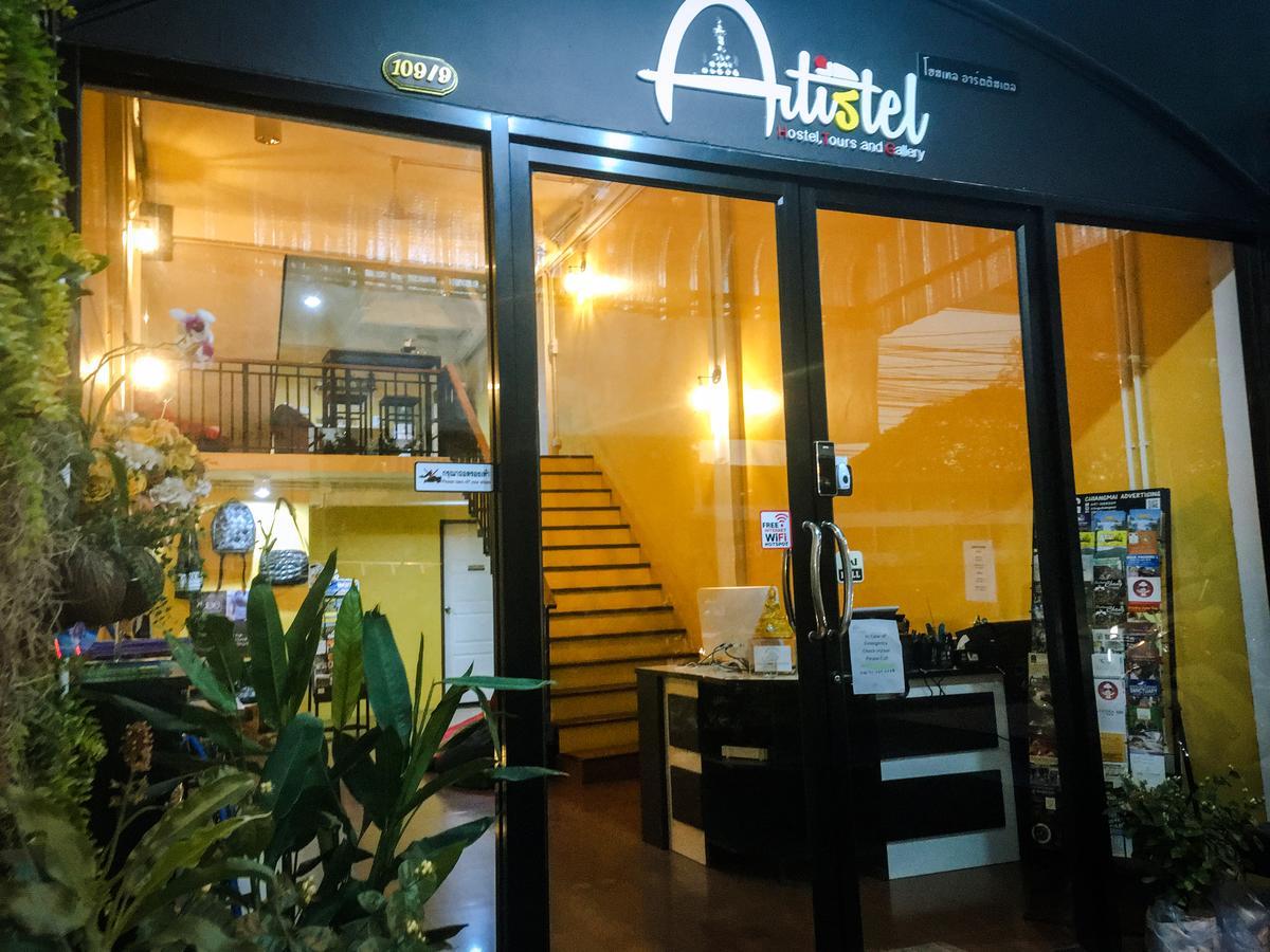 Artistel (Adults Only) Vandrarhem Chiang Mai Exteriör bild