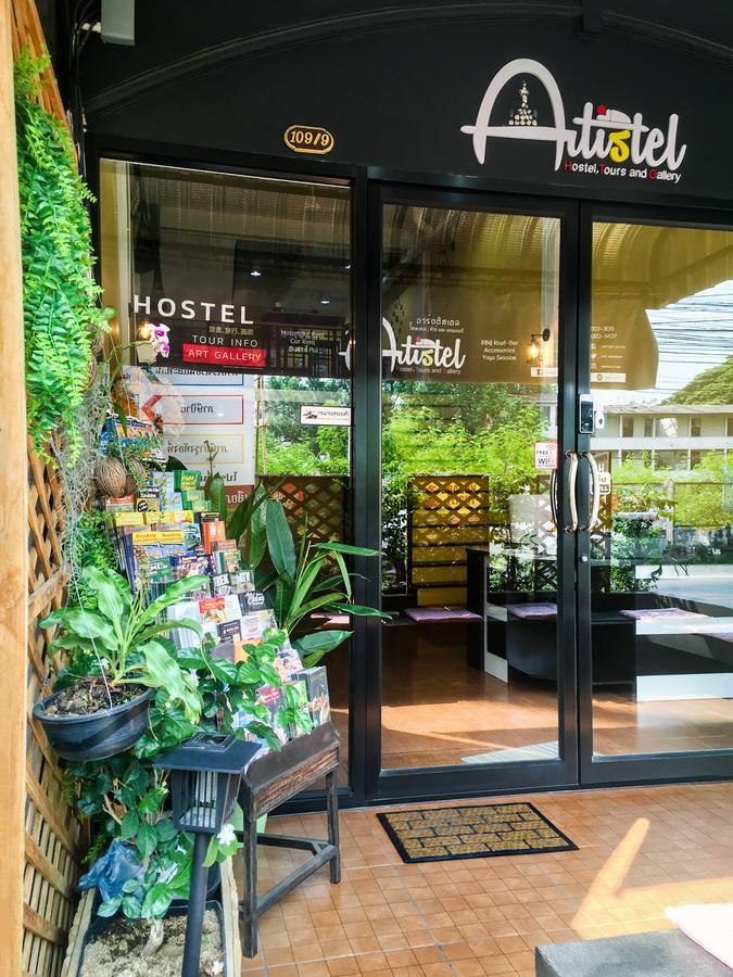 Artistel (Adults Only) Vandrarhem Chiang Mai Exteriör bild