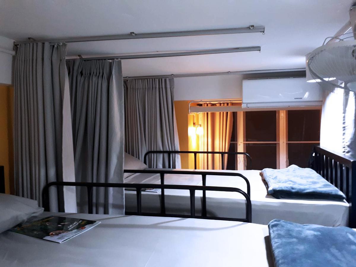 Artistel (Adults Only) Vandrarhem Chiang Mai Exteriör bild
